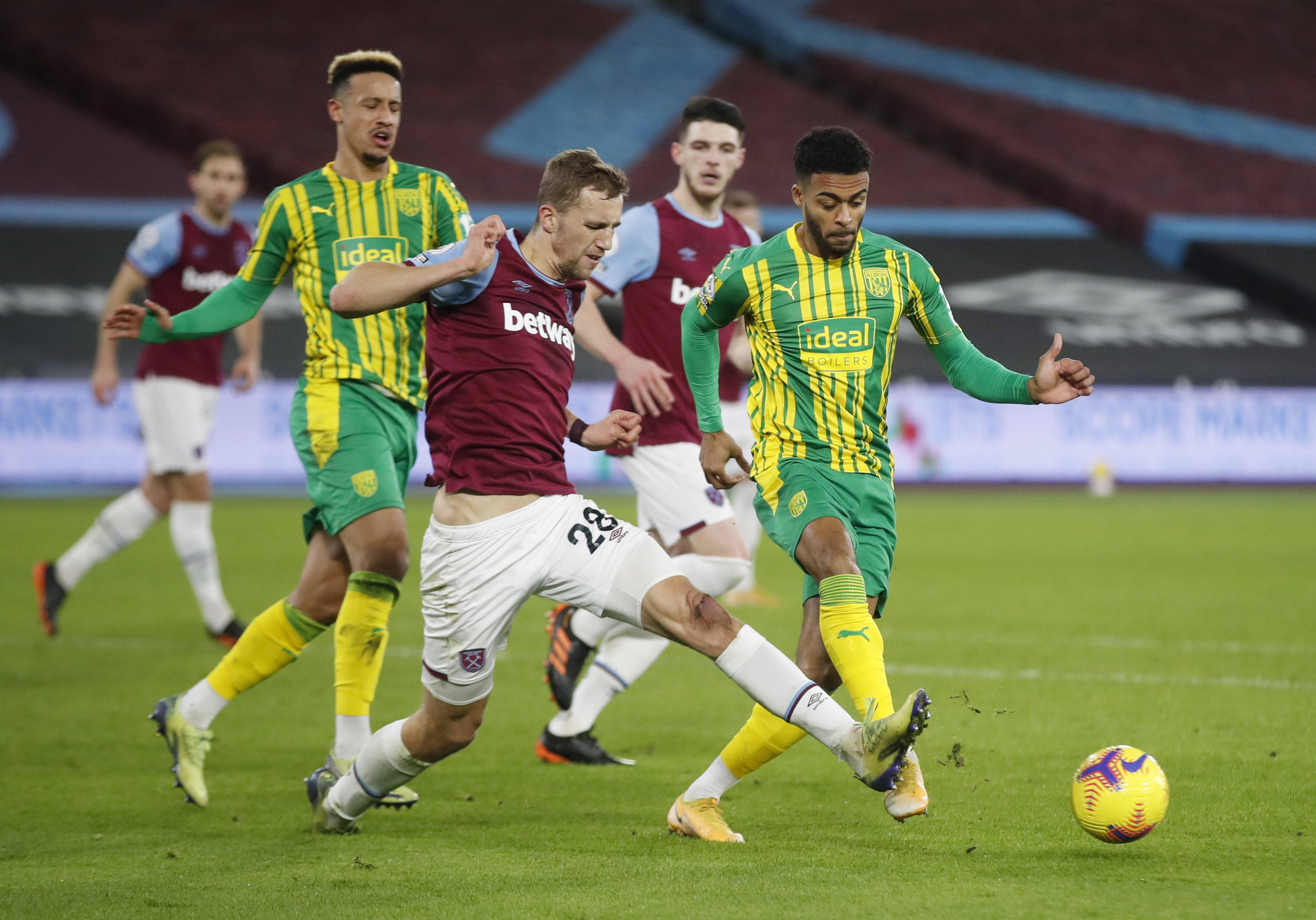 水晶宫的进 水晶宫的进